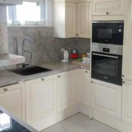 Modern In With Shared Pool * Makarska