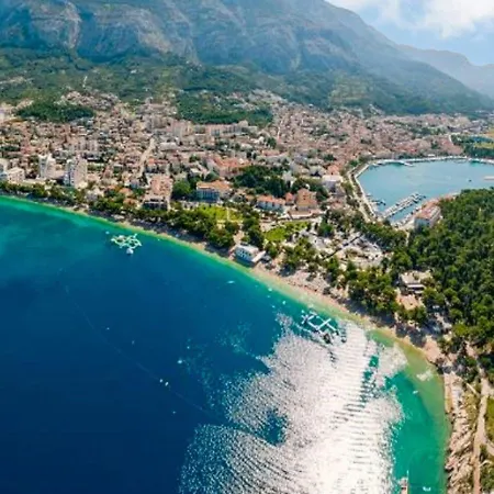 Modern In With Shared Pool Makarska